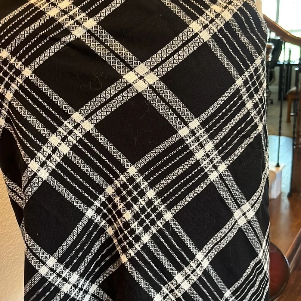 Amanda Smith Black and White Plaid Scarf. 48” x 48”